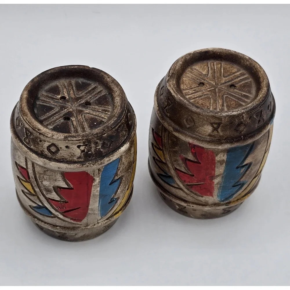 Pair of Vintage MCM Ceramic Salt Pepper Shakers‎ Indian Native American Barrels